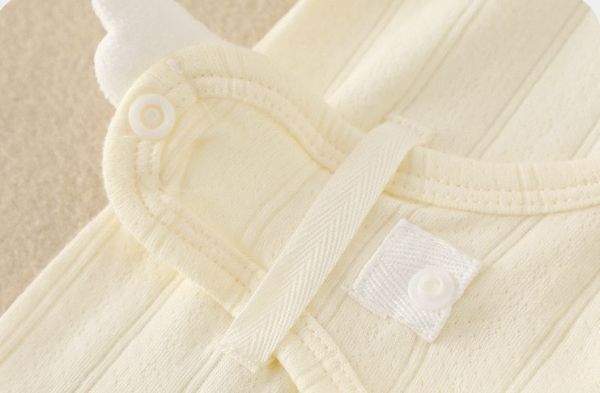 新生兒柔軟親膚小翅膀連身裝 