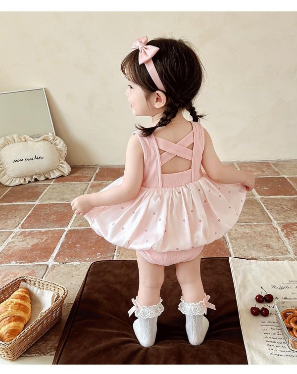 甜美蝴蝶結後露背點點包屁裙 