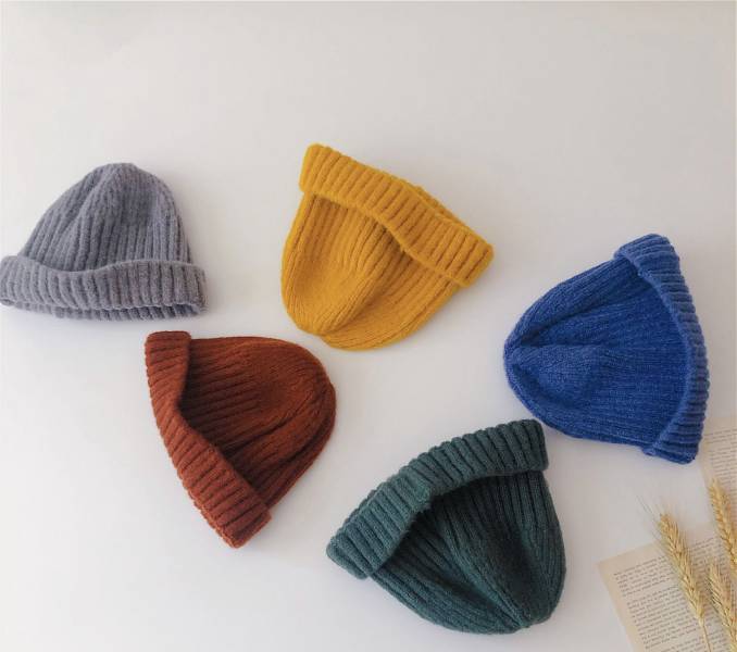 針織純色瓜皮毛帽 