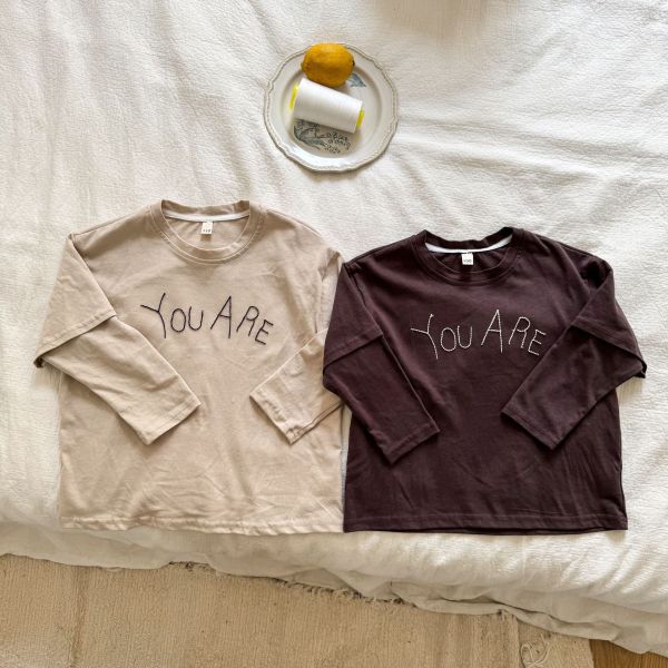 假兩件YOU ARE素色上衣 