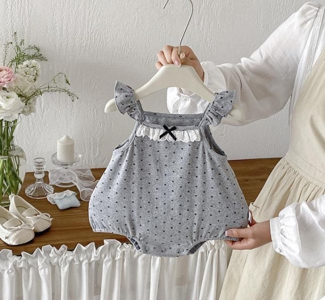 蕾絲蝴蝶結點點細肩包屁衣 