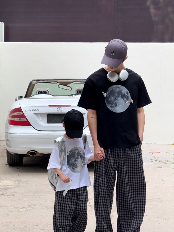 親子款月球兔子印花上衣 