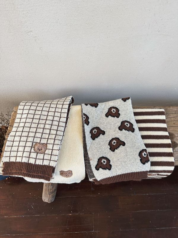 卡通小熊刺繡圍巾 