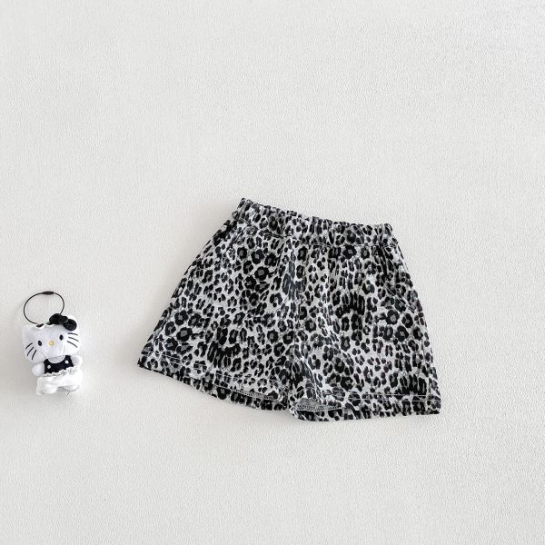 素色布標極簡上衣/豹紋短褲 