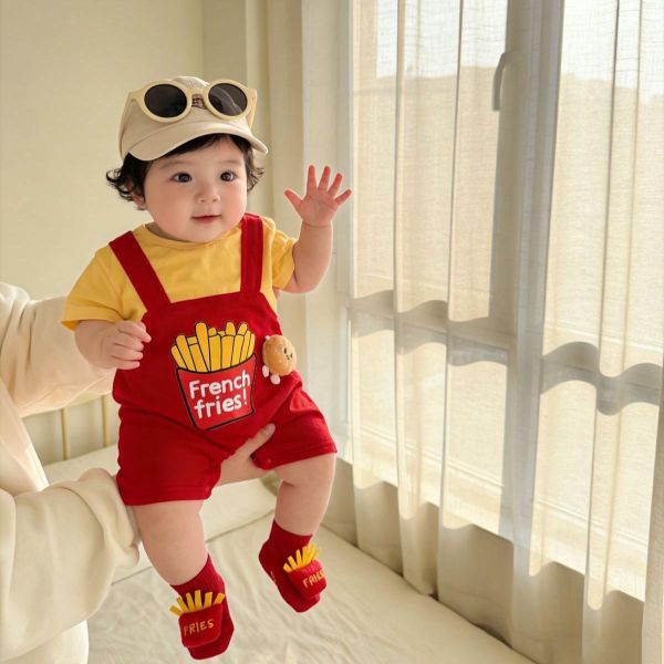 假兩件薯條印花吊帶連身裝+襪 