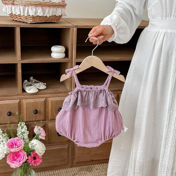 荷葉領系肩綁帶包屁衣 