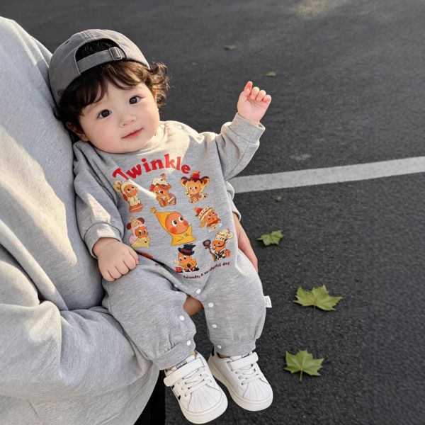 可愛星星人印花素色連身裝 