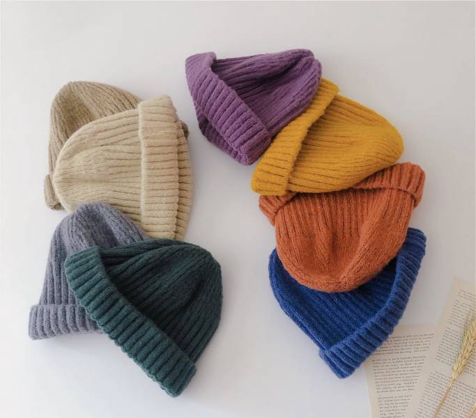 針織純色瓜皮毛帽 