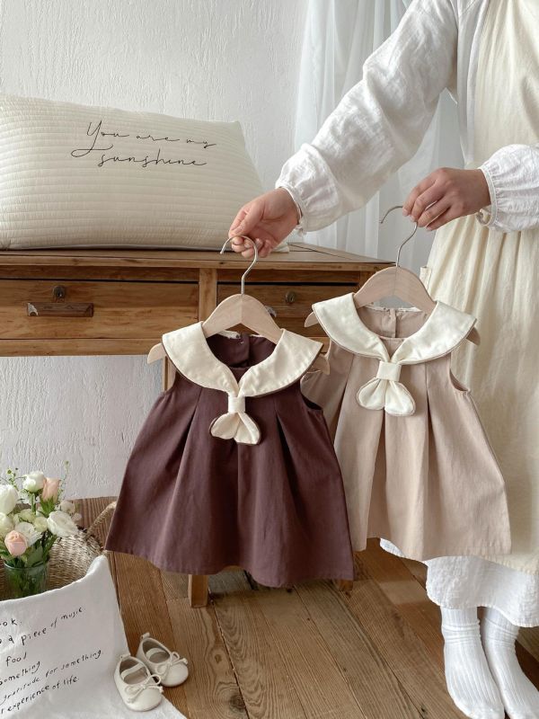 學院風領結削肩連身洋裝 