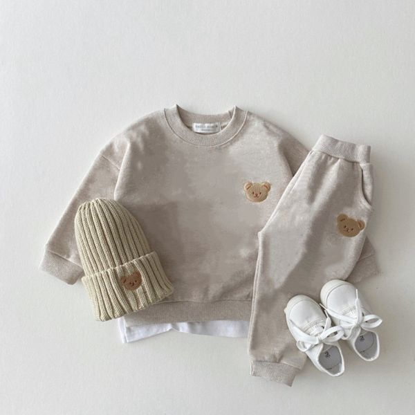 小熊刺繡針織坑條毛帽 