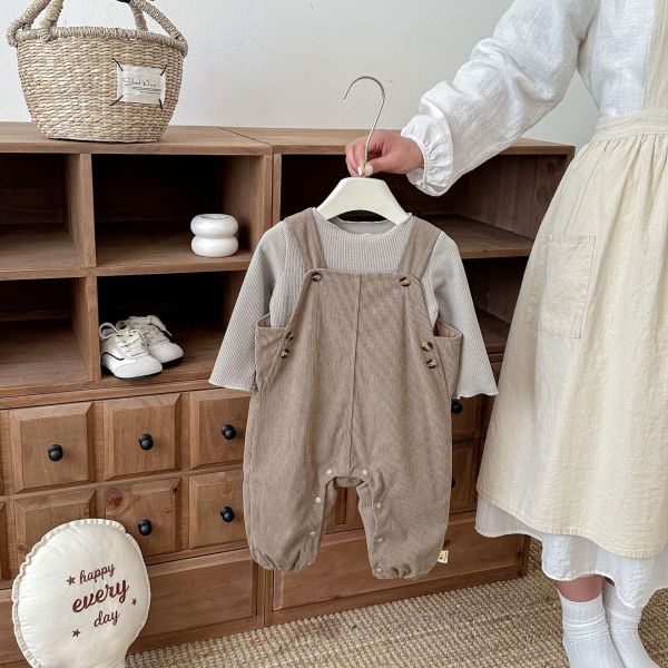 素色軟糯上衣+燈芯絨極簡吊帶長褲 