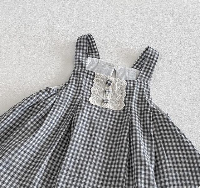 假兩件格紋蕾絲拼接背心式洋裝 