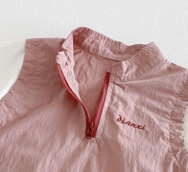 假兩件運動風拉鍊兩件式套裝 