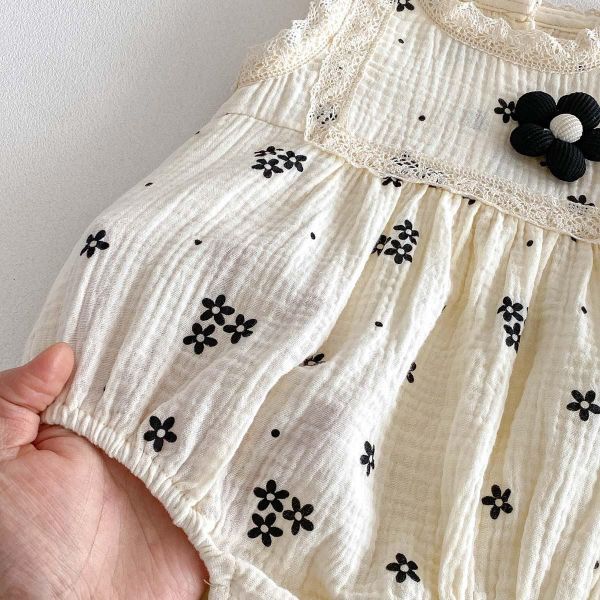 抓皺棉立體小花後開釦包屁衣 