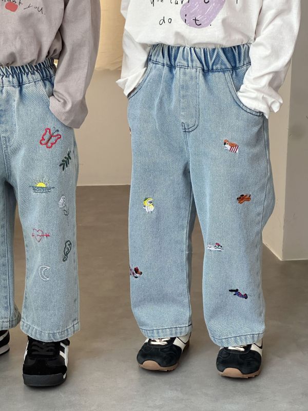 百搭可愛刺繡牛仔直筒褲 