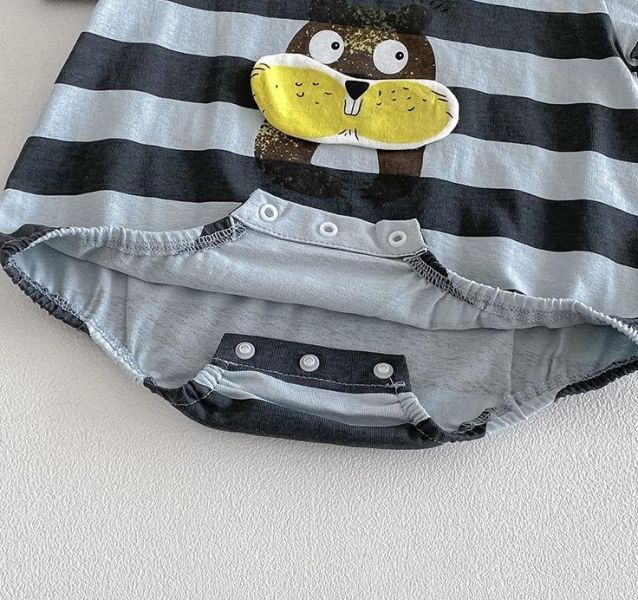 可愛松鼠印花條紋包屁衣 