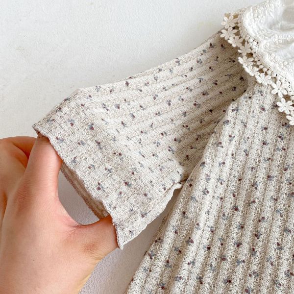 蕾絲大翻領碎花連身裝 