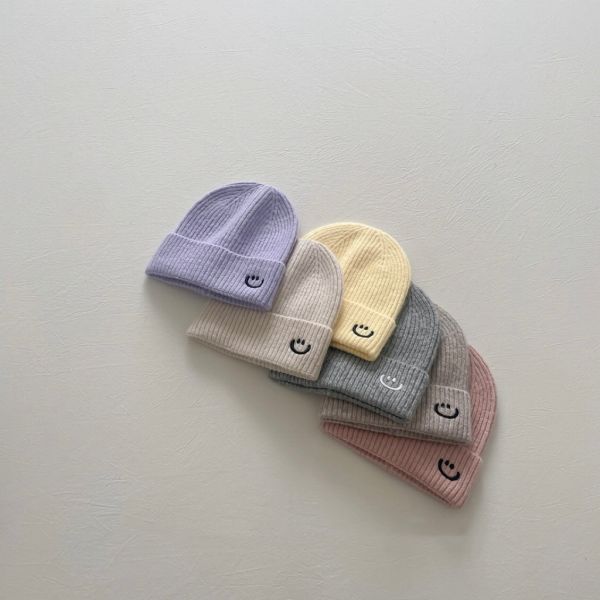 奶油色笑臉刺繡針織毛帽 