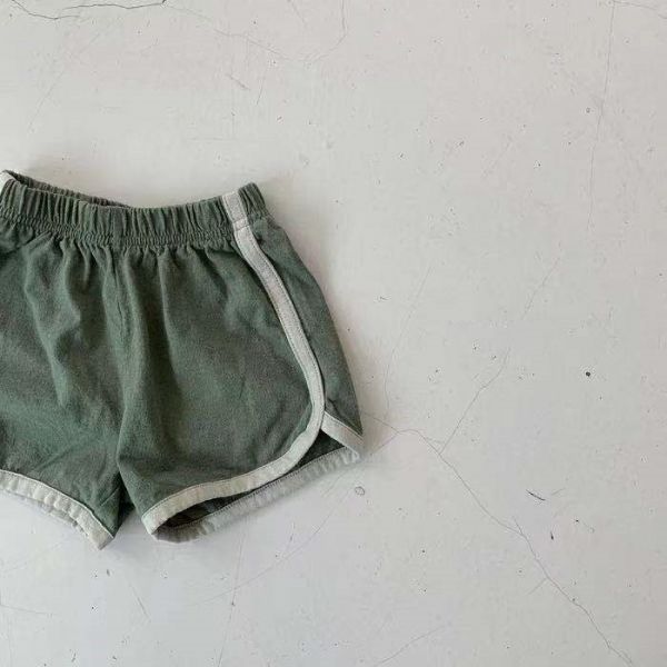 無袖恐龍背心+運動短褲 