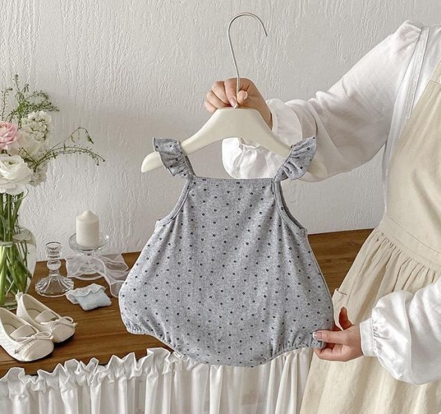 蕾絲蝴蝶結點點細肩包屁衣 