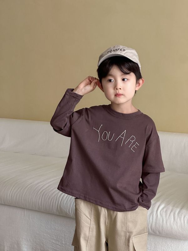 假兩件YOU ARE素色上衣 