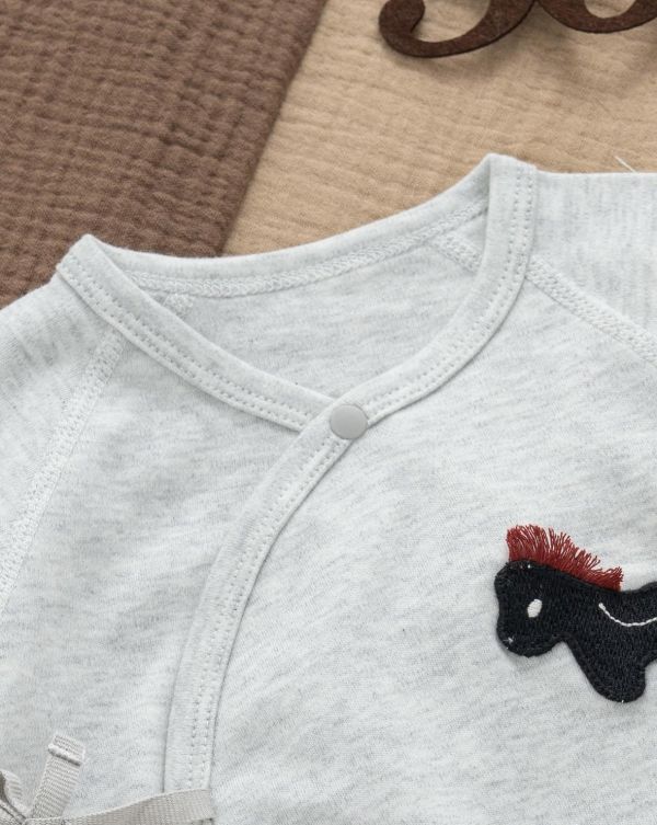 新生兒小馬貼布側開反包手連身裝 