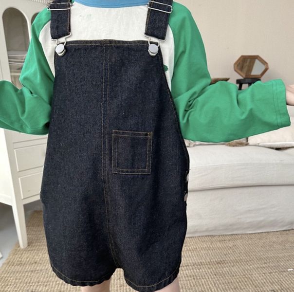 卡通貼標牛仔吊帶短褲 