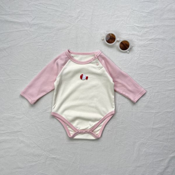 新生兒撞色拚袖可愛肩釦包屁衣 