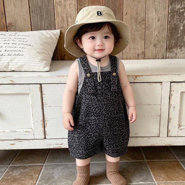 兩件式素背心+豹紋吊帶短褲套裝 