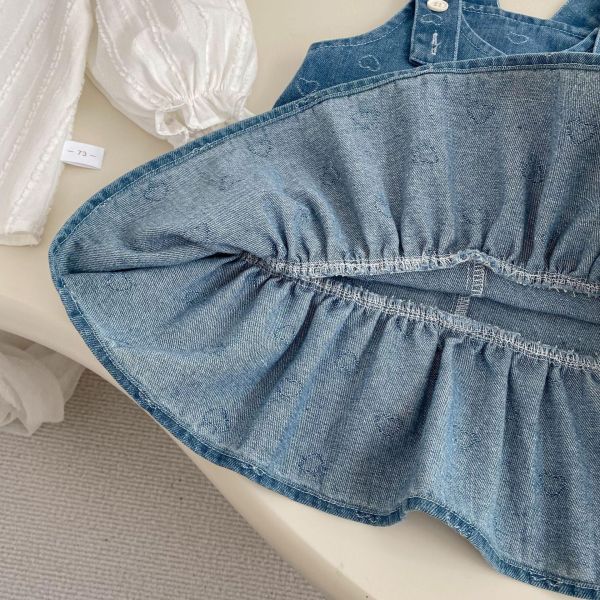 小立領襯衫衣+愛心牛仔吊帶裙 