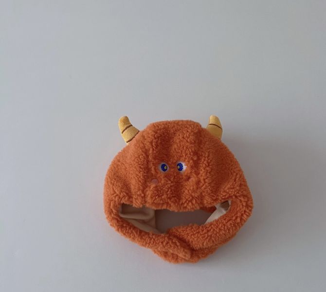 惡魔角毛絨護耳毛帽 