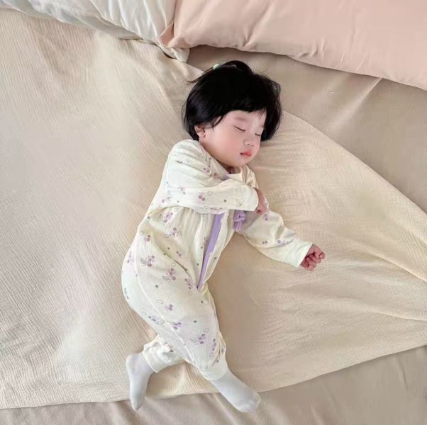 新生兒女童口水巾/蝴蝶結開釦連身裝 