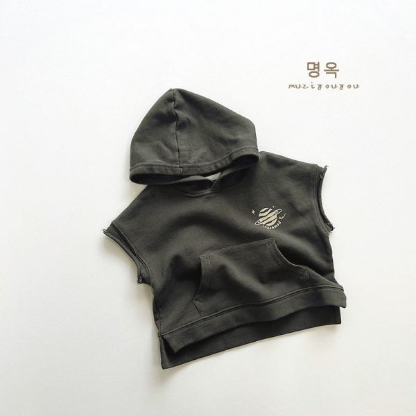 星球不修邊連帽背心 