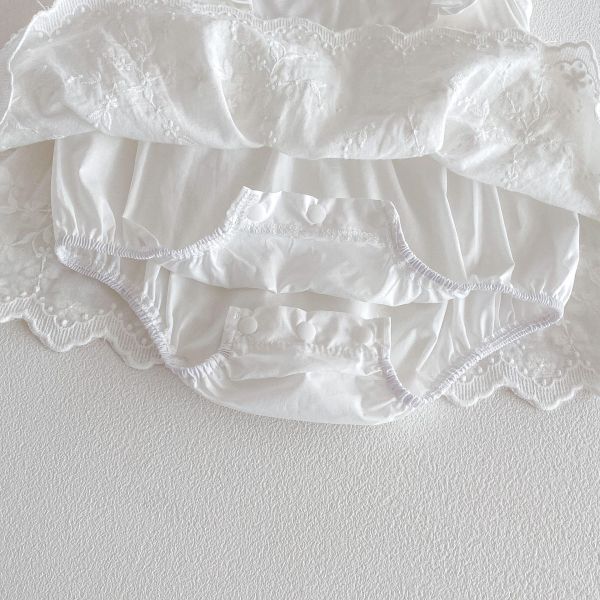 立體小花壓紋蕾絲包屁裙 