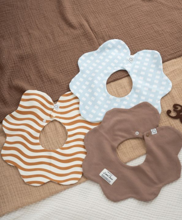 純棉360度花瓣形吸水口水巾圍兜 