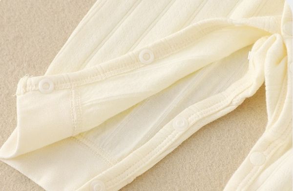 新生兒柔軟親膚小翅膀連身裝 