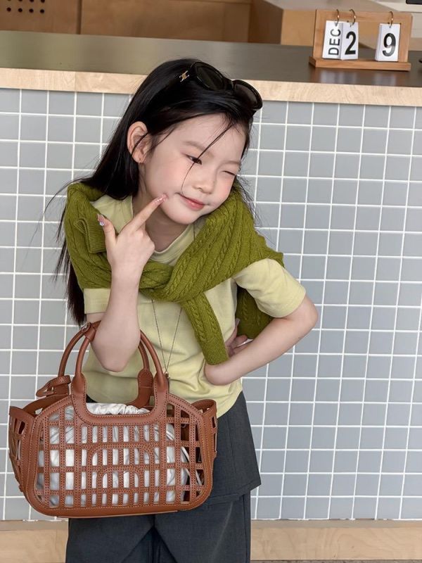 素色彈力後背小字母基礎T恤上衣 