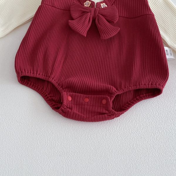 假兩件兔子刺繡V領包屁衣 