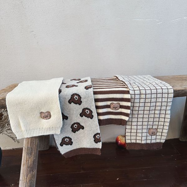 卡通小熊刺繡圍巾 