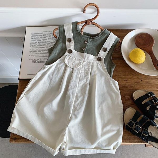 素色單口袋休閒吊帶短褲 