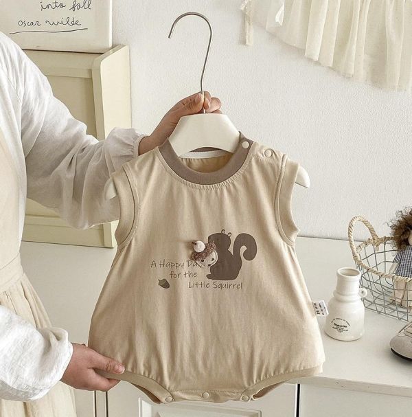 可愛松鼠榛果背心式包屁衣 