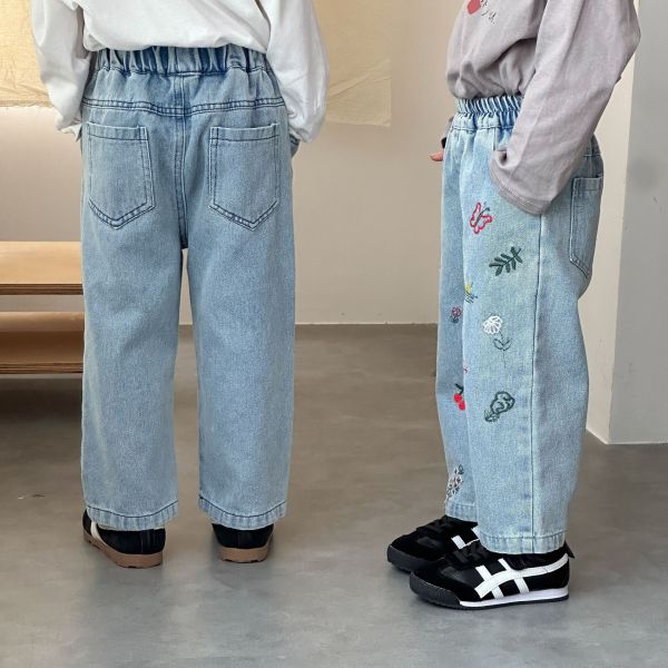 百搭可愛刺繡牛仔直筒褲 