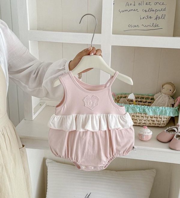 不對稱背心蕾絲拼接包屁衣 