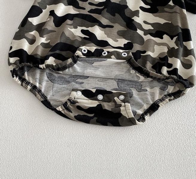 個性迷彩拼袖彈力包屁衣 