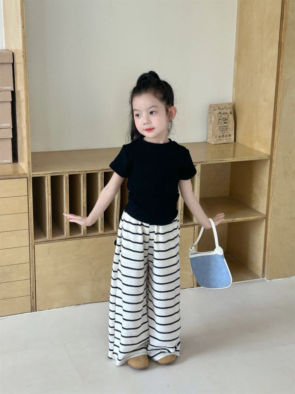 極簡露背綁帶上衣/寬鬆條紋長褲 