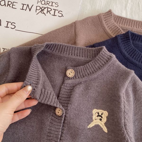 小熊刺繡素色針織開釦外套 