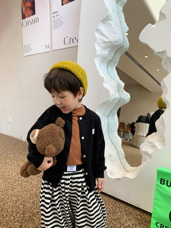 百搭薄款布標針織外套 