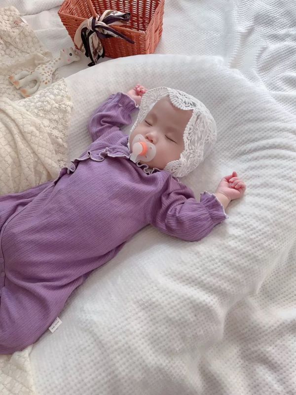 新生兒花邊荷葉領開釦連身裝 