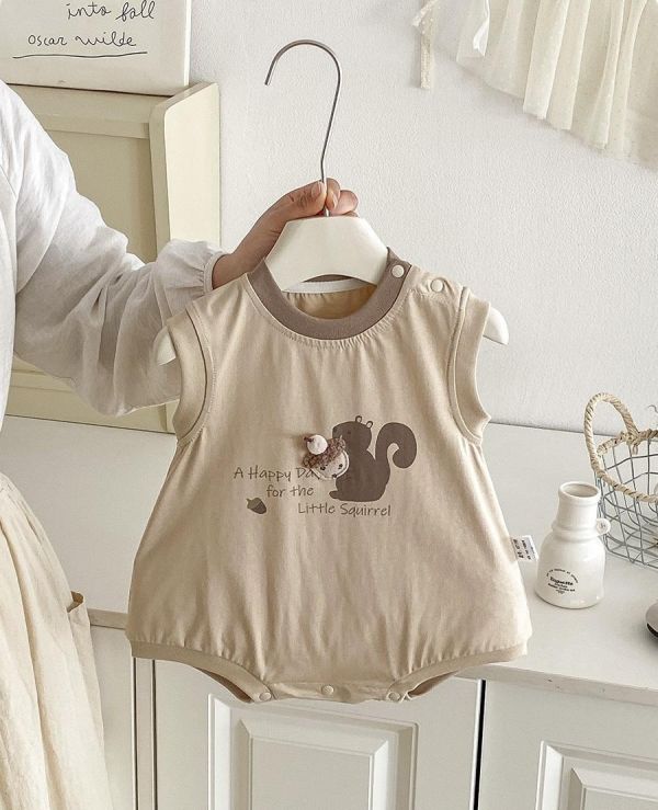 可愛松鼠榛果背心式包屁衣 