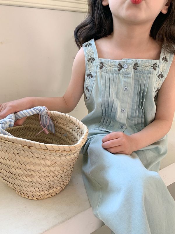 牛仔刺繡背心+直筒牛仔褲 